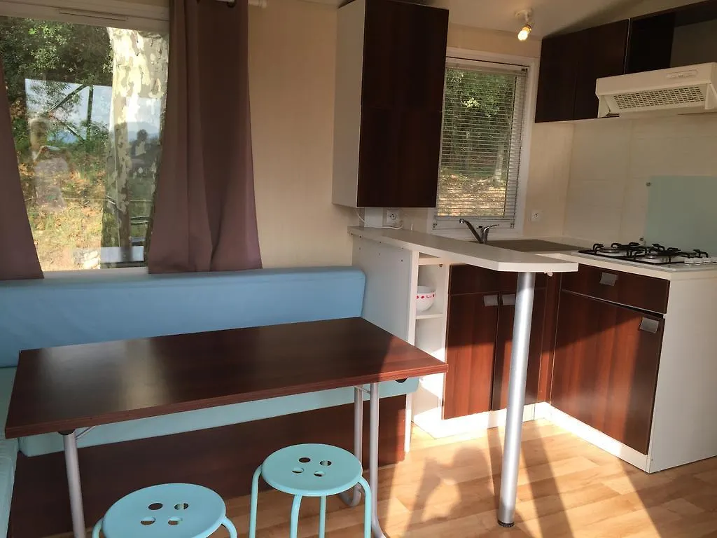 Camping De L'Eouviere Montmeyan 4*,